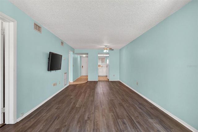 801 83RD AVENUE N 118, St Petersburg, FL 33702