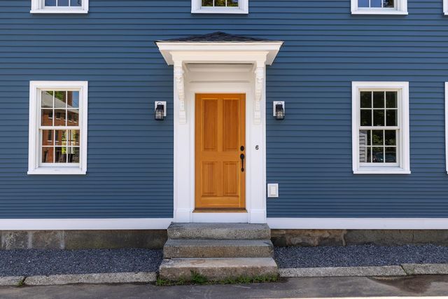 6 DEARBORN Street, Portsmouth, NH 03801