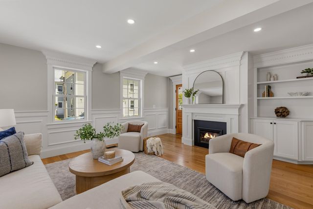 6 DEARBORN Street, Portsmouth, NH 03801