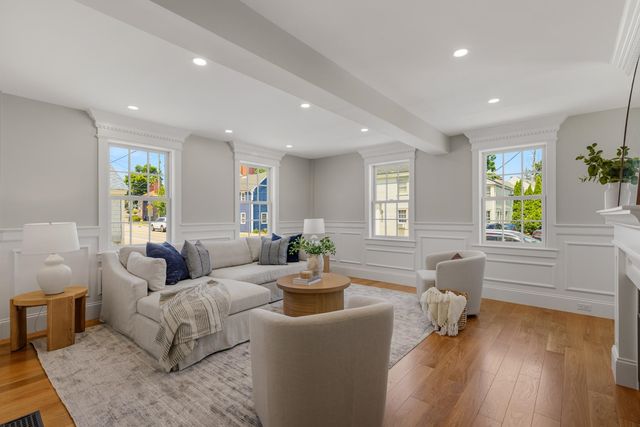 6 DEARBORN Street, Portsmouth, NH 03801