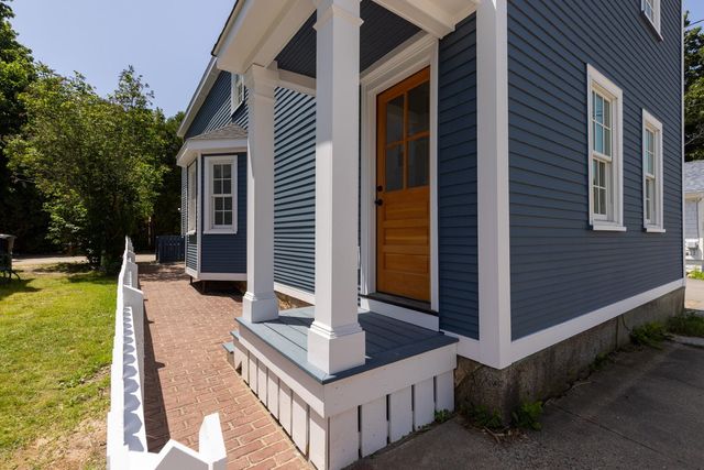 6 DEARBORN Street, Portsmouth, NH 03801