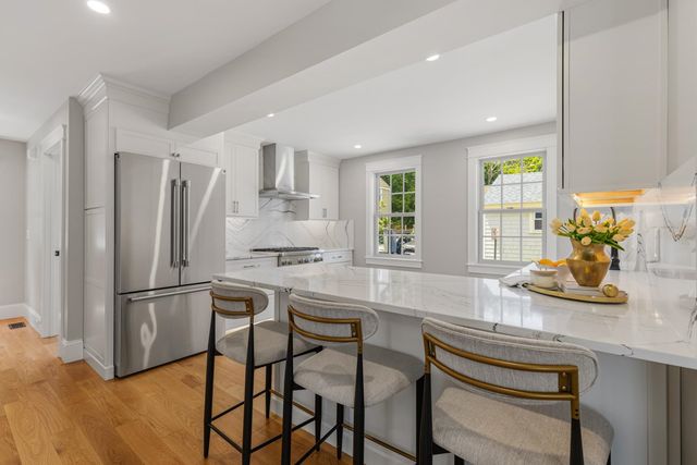 6 DEARBORN Street, Portsmouth, NH 03801