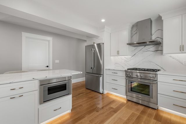 6 DEARBORN Street, Portsmouth, NH 03801