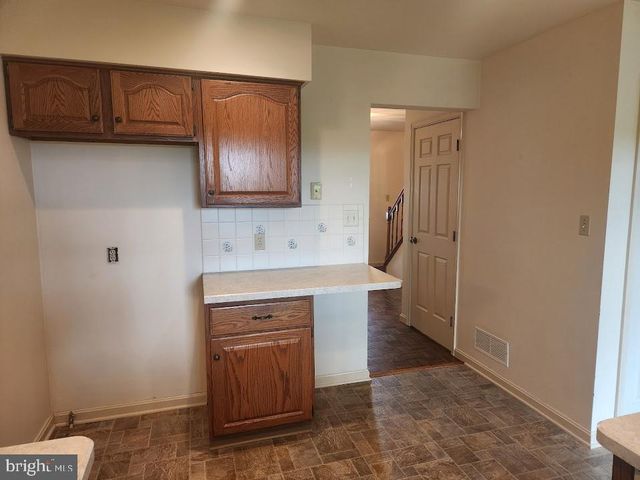 404 MENTZER AVE, New Holland, PA 17557
