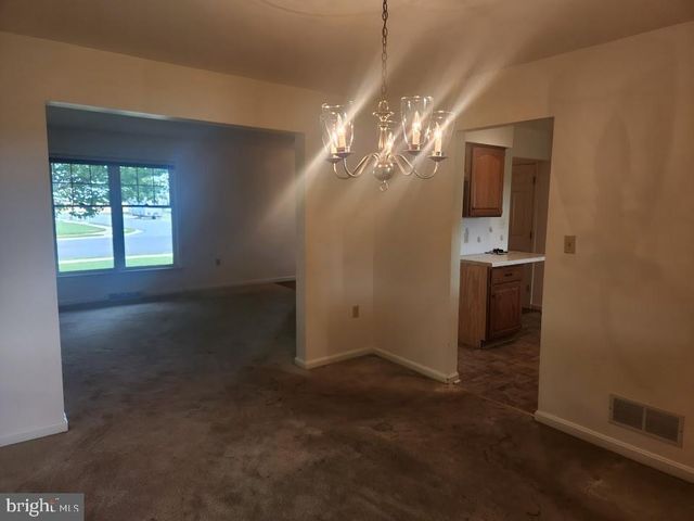 404 MENTZER AVE, New Holland, PA 17557
