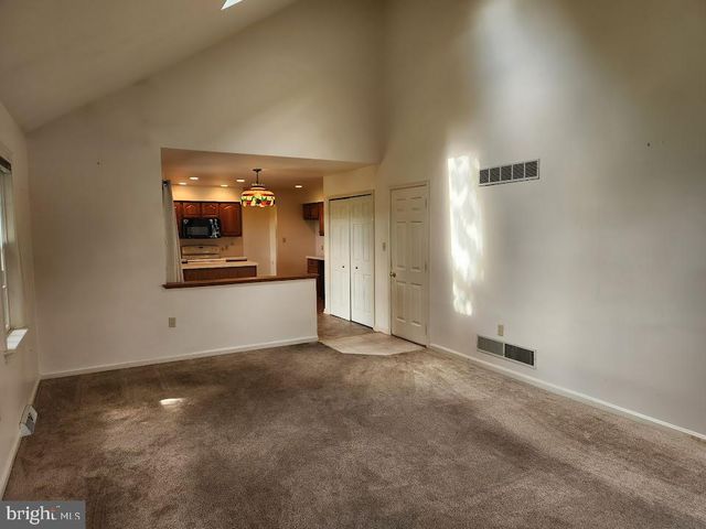 404 MENTZER AVE, New Holland, PA 17557