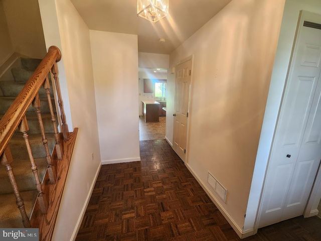 404 MENTZER AVE, New Holland, PA 17557