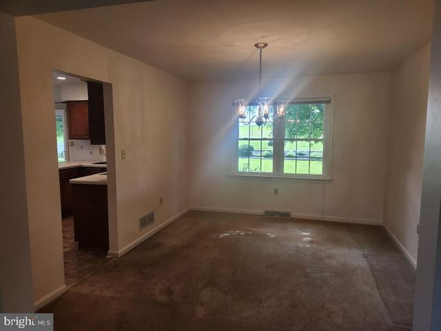 404 MENTZER AVE, New Holland, PA 17557