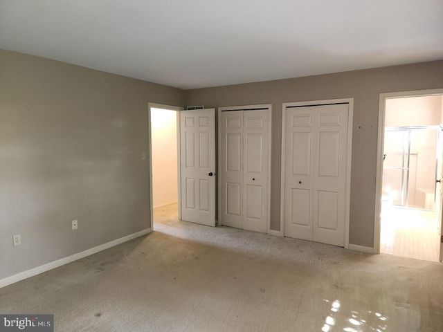 404 MENTZER AVE, New Holland, PA 17557