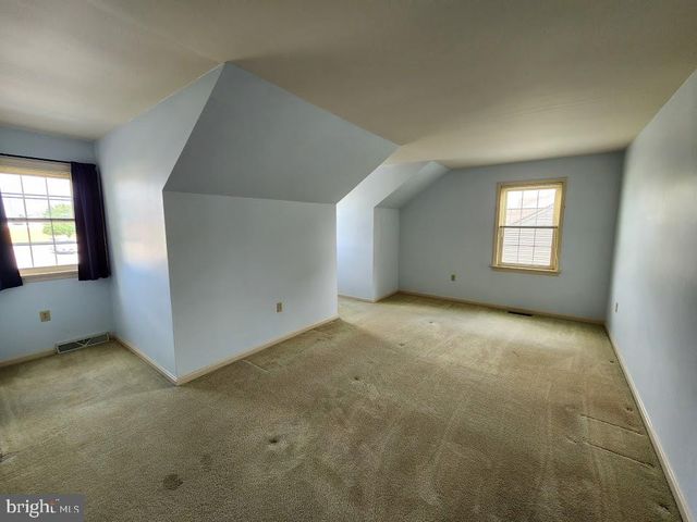 404 MENTZER AVE, New Holland, PA 17557