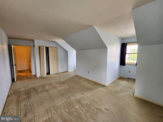 404 MENTZER AVE, New Holland, PA 17557