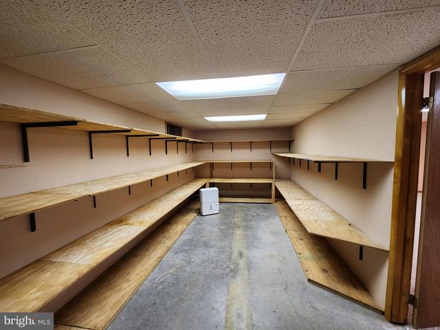404 MENTZER AVE, New Holland, PA 17557