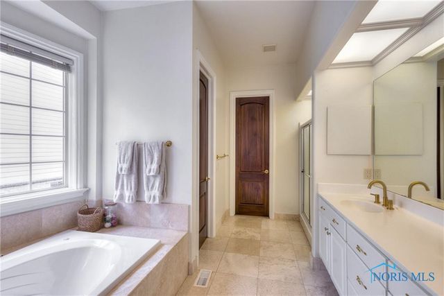 7035 Mourning Dove Court, Toledo, OH 43617