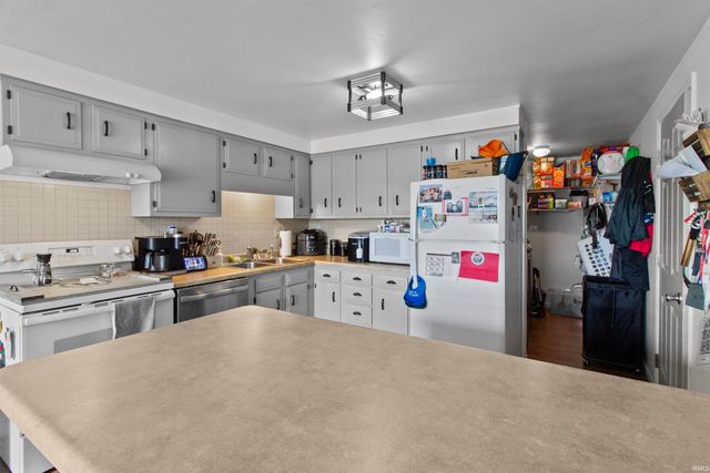 134 W Jefferson Street, Upland, IN 46989