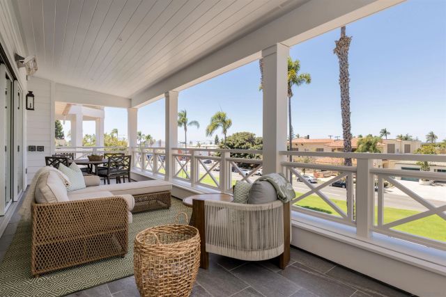 747 Orange Ave 302, Coronado, CA 92118