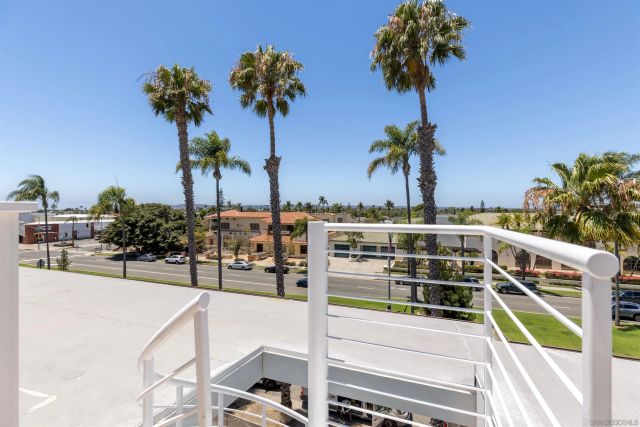 747 Orange Ave 302, Coronado, CA 92118