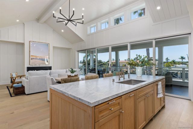 747 Orange Ave 302, Coronado, CA 92118