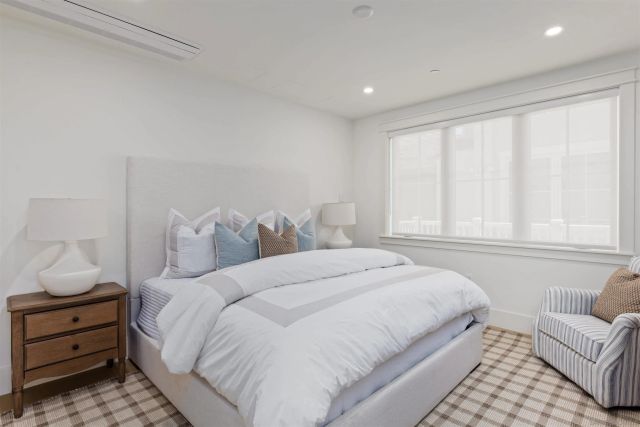 747 Orange Ave 302, Coronado, CA 92118