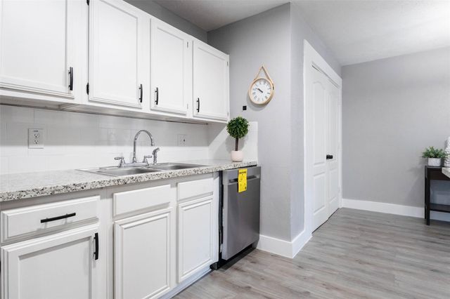17302 S Yorkglen Drive, Houston, TX 77084