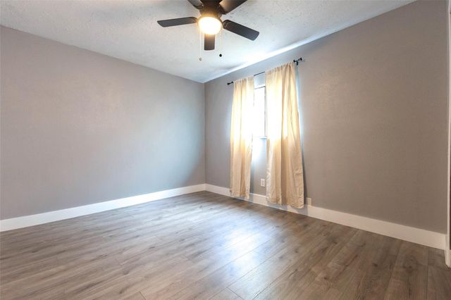 17302 S Yorkglen Drive, Houston, TX 77084