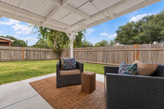 17302 S Yorkglen Drive, Houston, TX 77084
