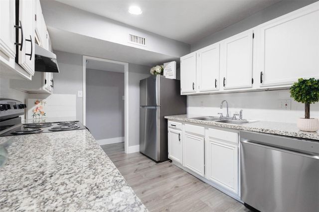 17302 S Yorkglen Drive, Houston, TX 77084