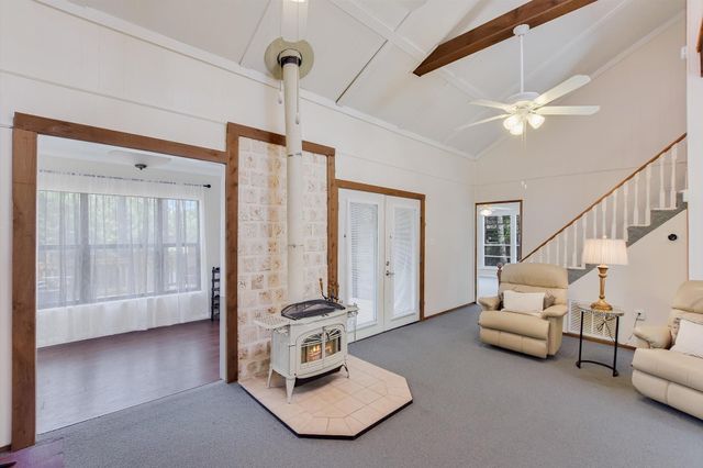 124 Broken Bow Road, La Grange, TX 78945