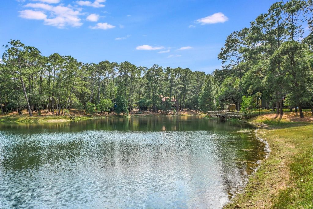 124 Broken Bow Road, La Grange, TX 78945