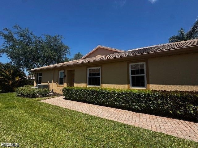 7850 Lake Sawgrass LOOP 4111, Fort Myers, FL 33907
