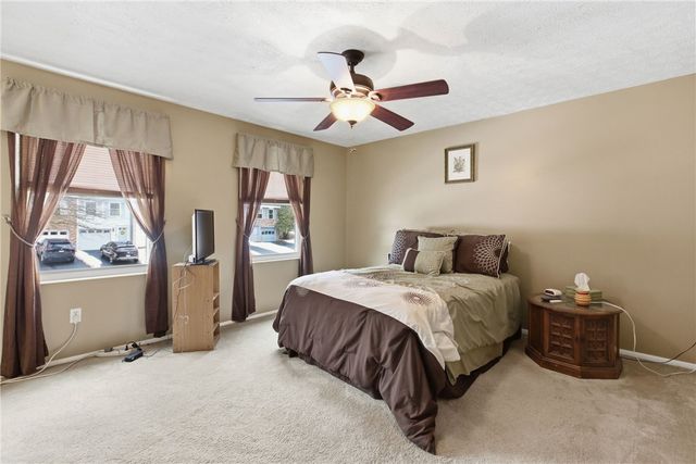 176 W Russets Circle, South Fayette, PA 15017