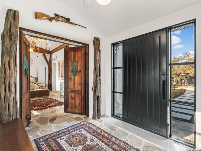 1191 Saddleback Ridge, Bandera, TX 78003