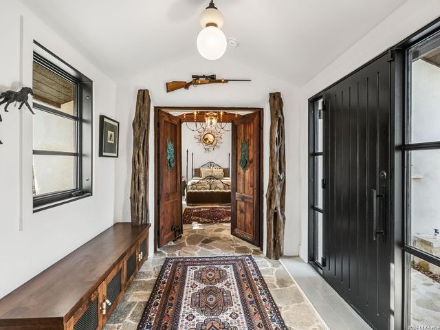 1191 Saddleback Ridge, Bandera, TX 78003