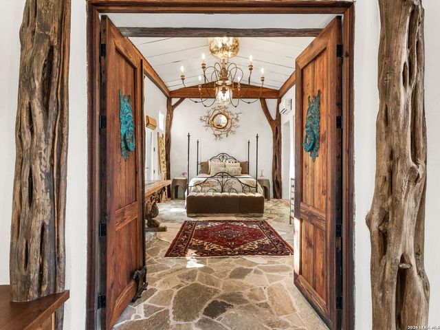 1191 Saddleback Ridge, Bandera, TX 78003