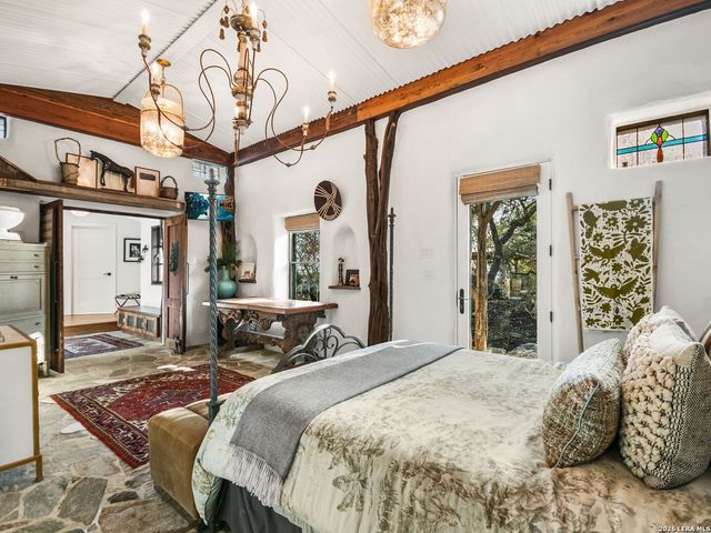 1191 Saddleback Ridge, Bandera, TX 78003