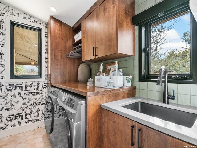 1191 Saddleback Ridge, Bandera, TX 78003