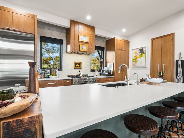 1191 Saddleback Ridge, Bandera, TX 78003