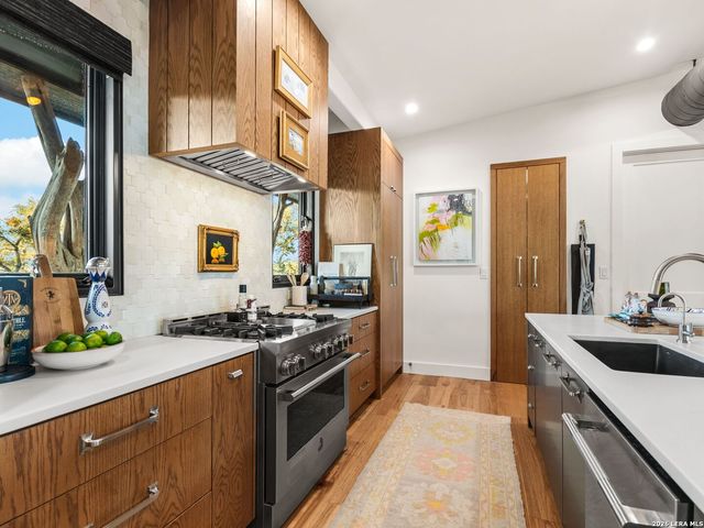 1191 Saddleback Ridge, Bandera, TX 78003