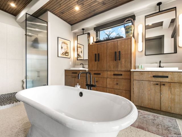 1191 Saddleback Ridge, Bandera, TX 78003