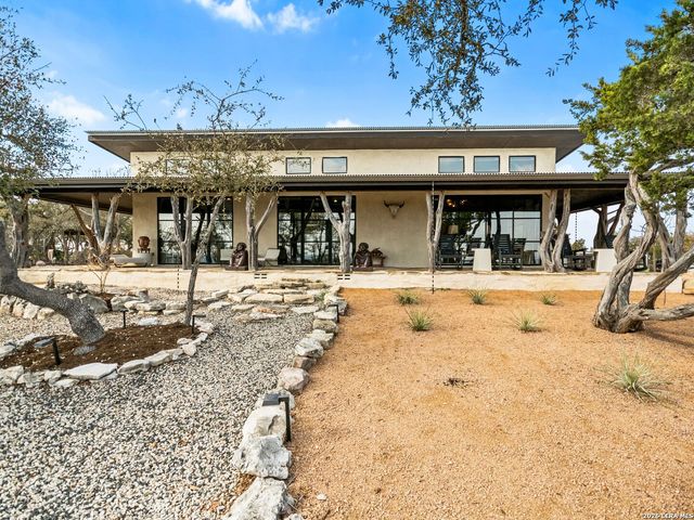 1191 Saddleback Ridge, Bandera, TX 78003