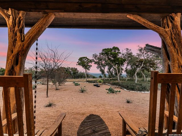 1191 Saddleback Ridge, Bandera, TX 78003