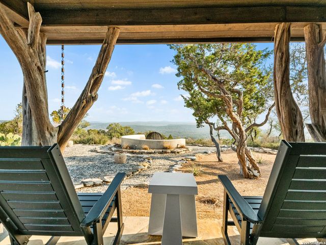 1191 Saddleback Ridge, Bandera, TX 78003