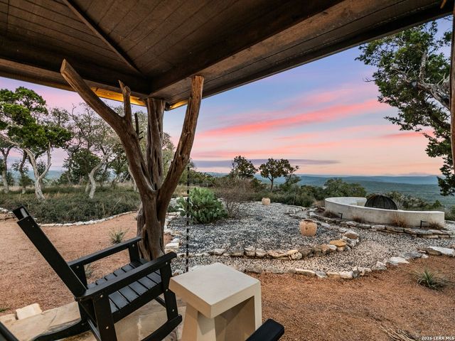 1191 Saddleback Ridge, Bandera, TX 78003