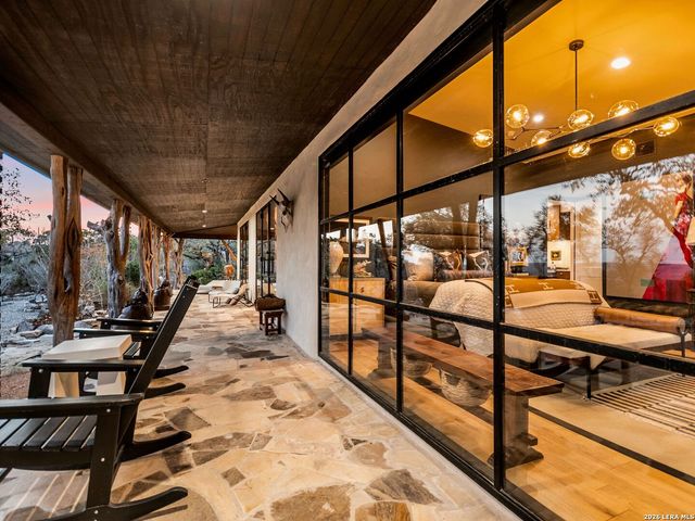 1191 Saddleback Ridge, Bandera, TX 78003