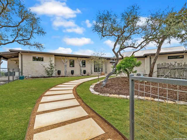 1191 Saddleback Ridge, Bandera, TX 78003