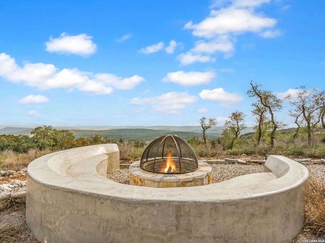 1191 Saddleback Ridge, Bandera, TX 78003