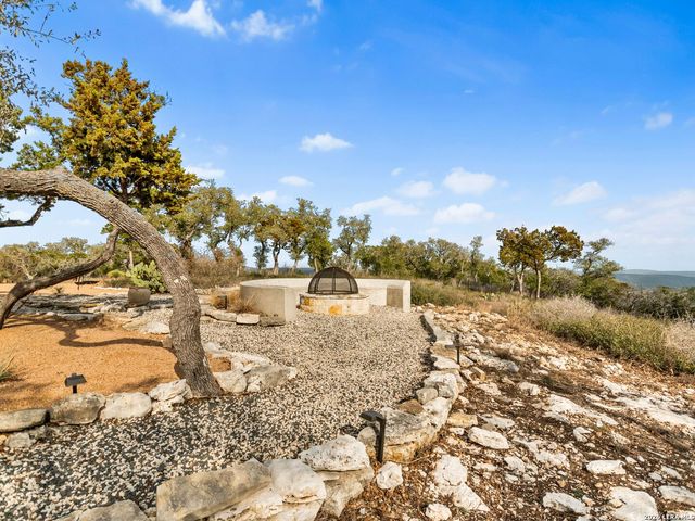 1191 Saddleback Ridge, Bandera, TX 78003