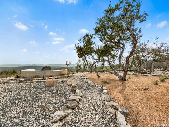 1191 Saddleback Ridge, Bandera, TX 78003