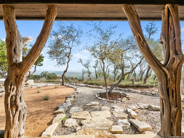 1191 Saddleback Ridge, Bandera, TX 78003