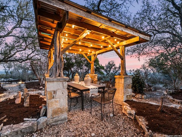 1191 Saddleback Ridge, Bandera, TX 78003