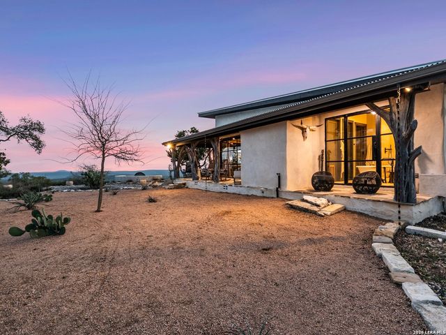 1191 Saddleback Ridge, Bandera, TX 78003